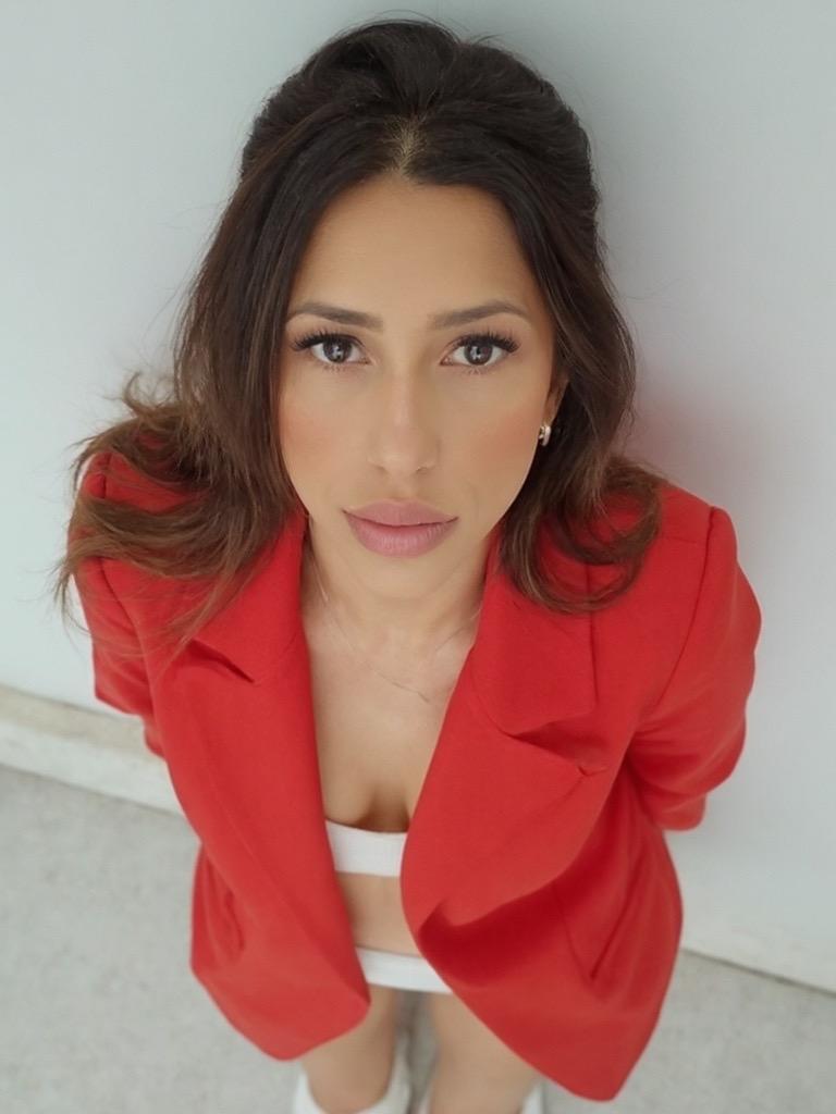 Alinne Ritt em sessão